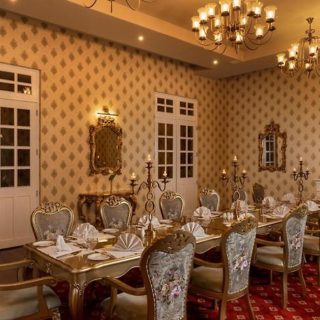 The Westbury Palace Нувара-Елія Екстер'єр фото