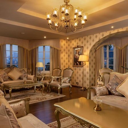 The Westbury Palace Нувара-Елія Екстер'єр фото