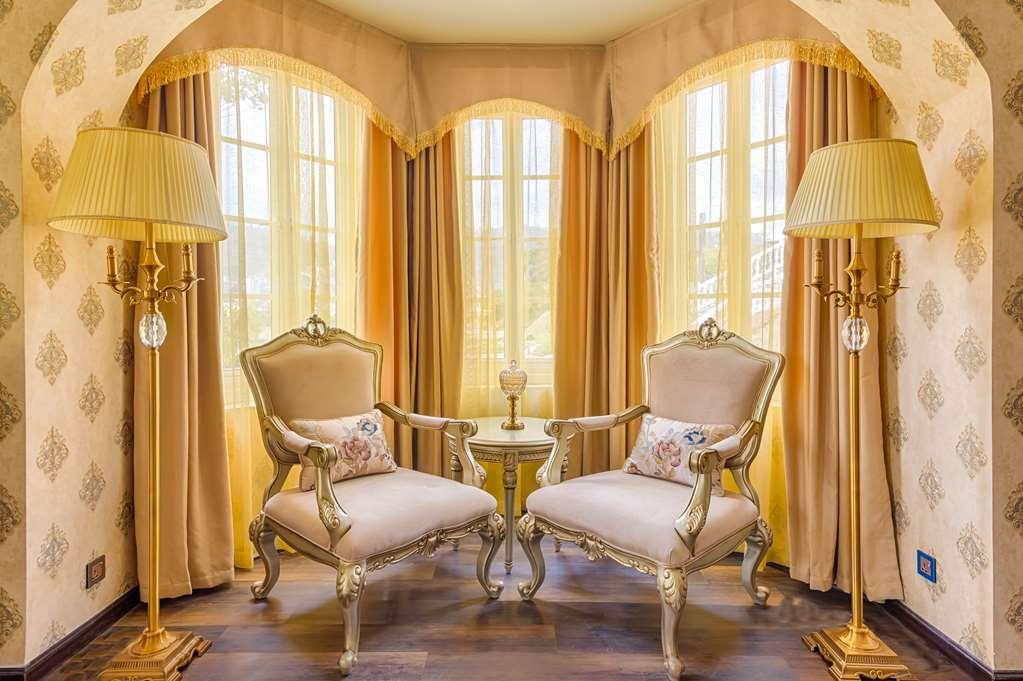 The Westbury Palace Нувара-Елія Номер фото